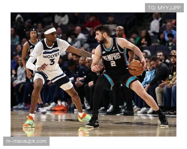 森林狼48胜33负搭上季后赛末班车,爱德华兹场均28.8分扛起进攻 森林狼48胜33负搭上季后赛末班车,爱德华兹场均28.8分扛起进攻